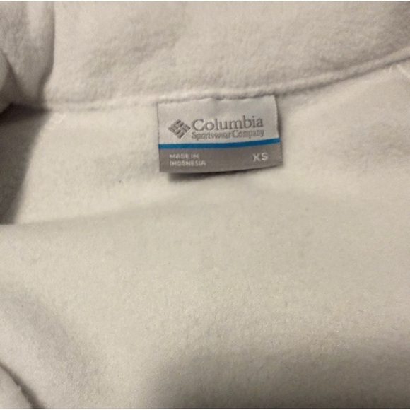 Women’s Columbia Zip Up - Picture 2 of 3